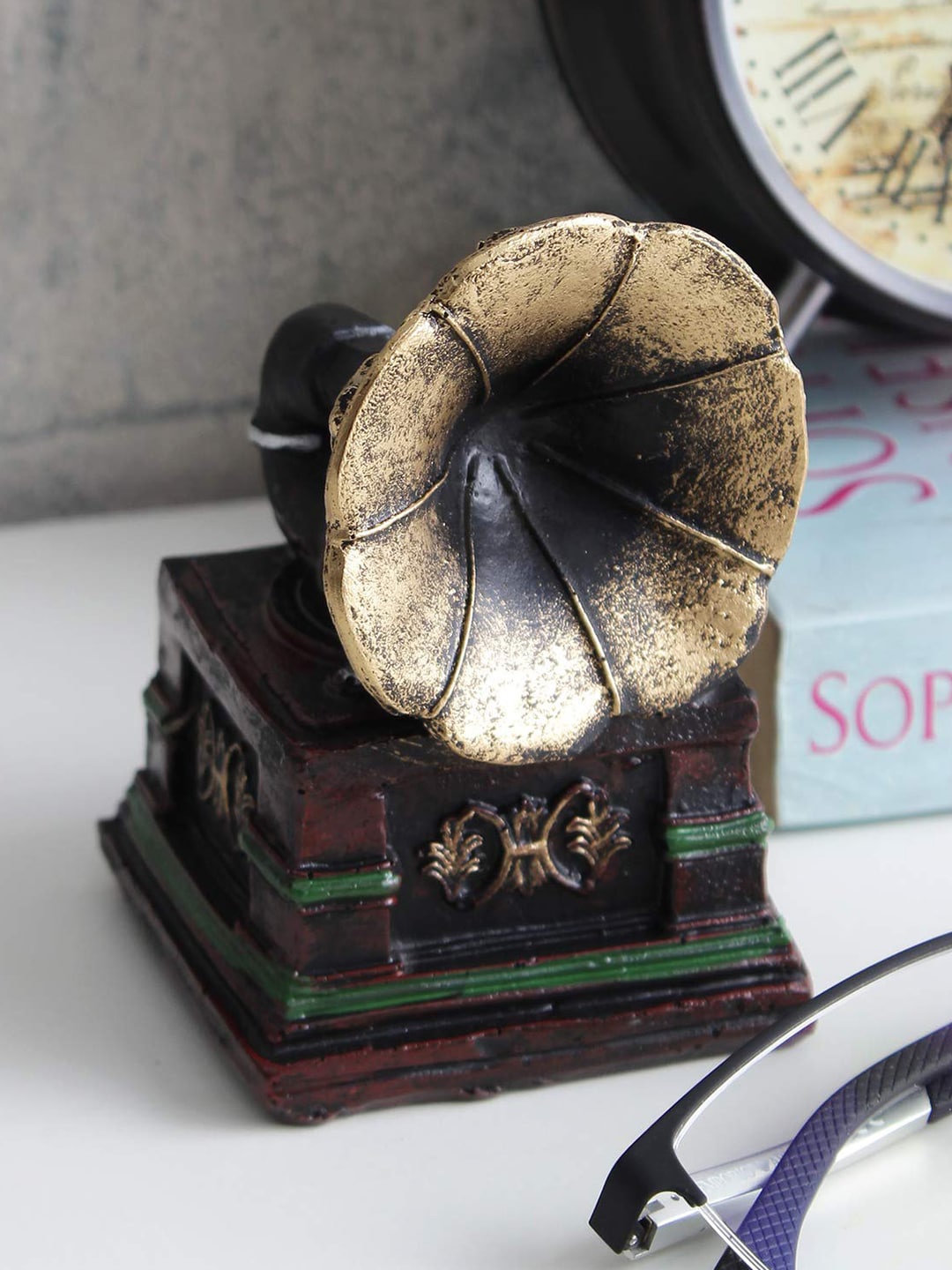 

A Vintage Affair- Home Decor Brown & Gold-Toned Vintage Gramophone Tabletop Accent Showpiece