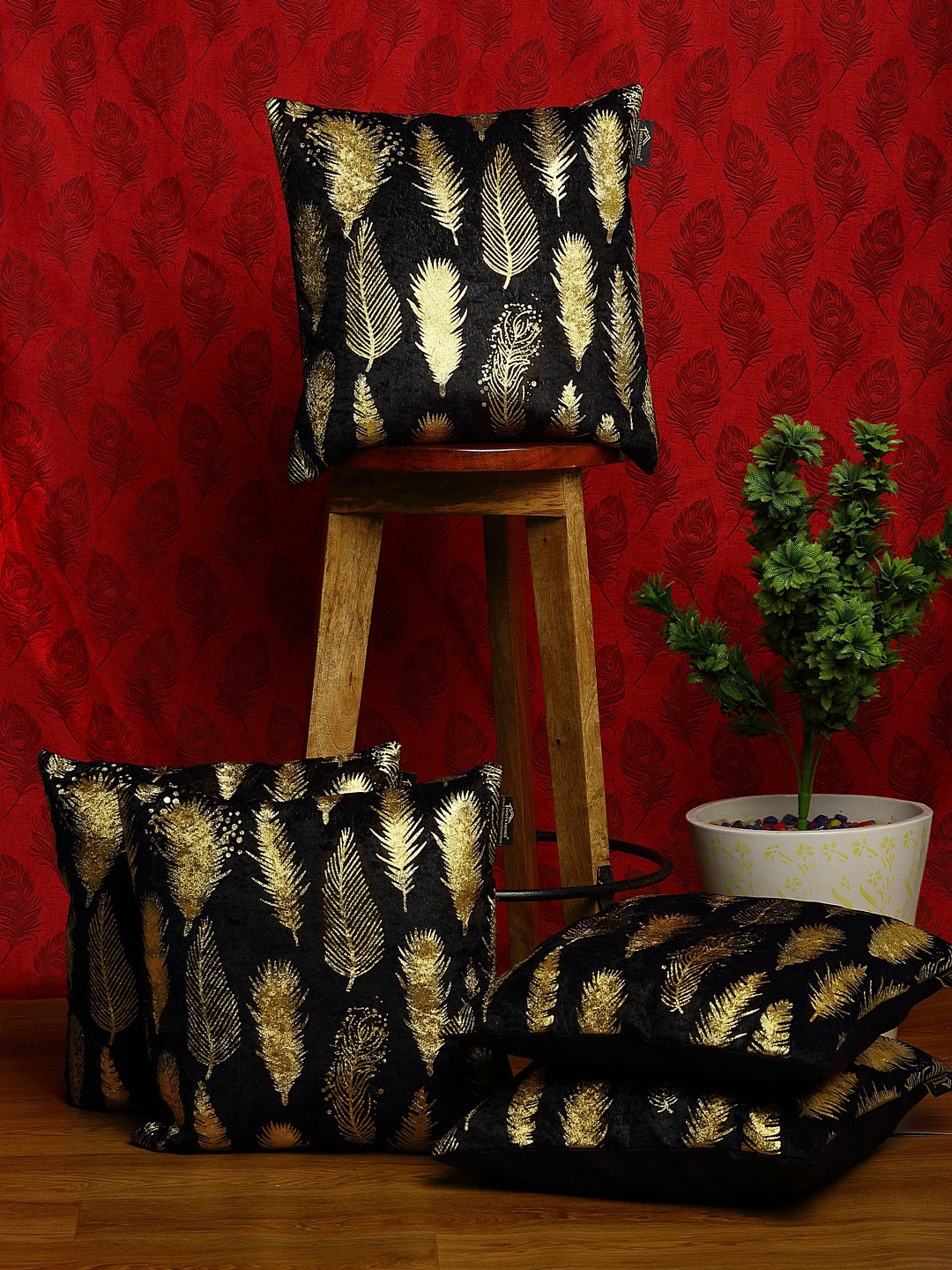 

HOSTA HOMES Black & Gold-Toned Set of 5 Geometric Square Cushion Covers