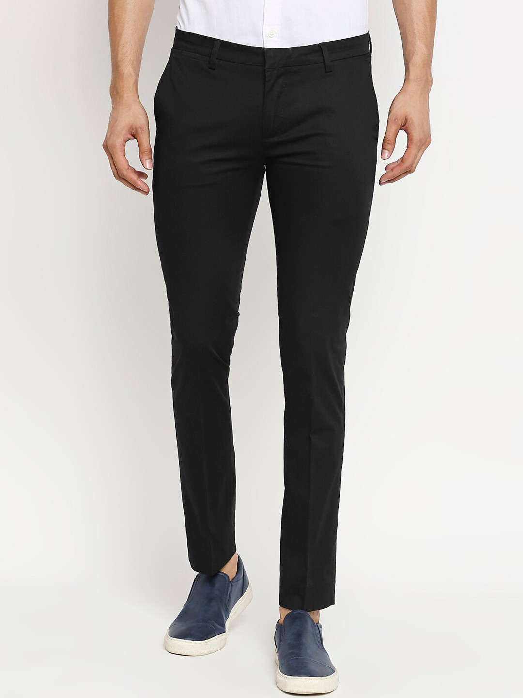 

Mufti Men Black Slim Fit Solid Regular Trousers