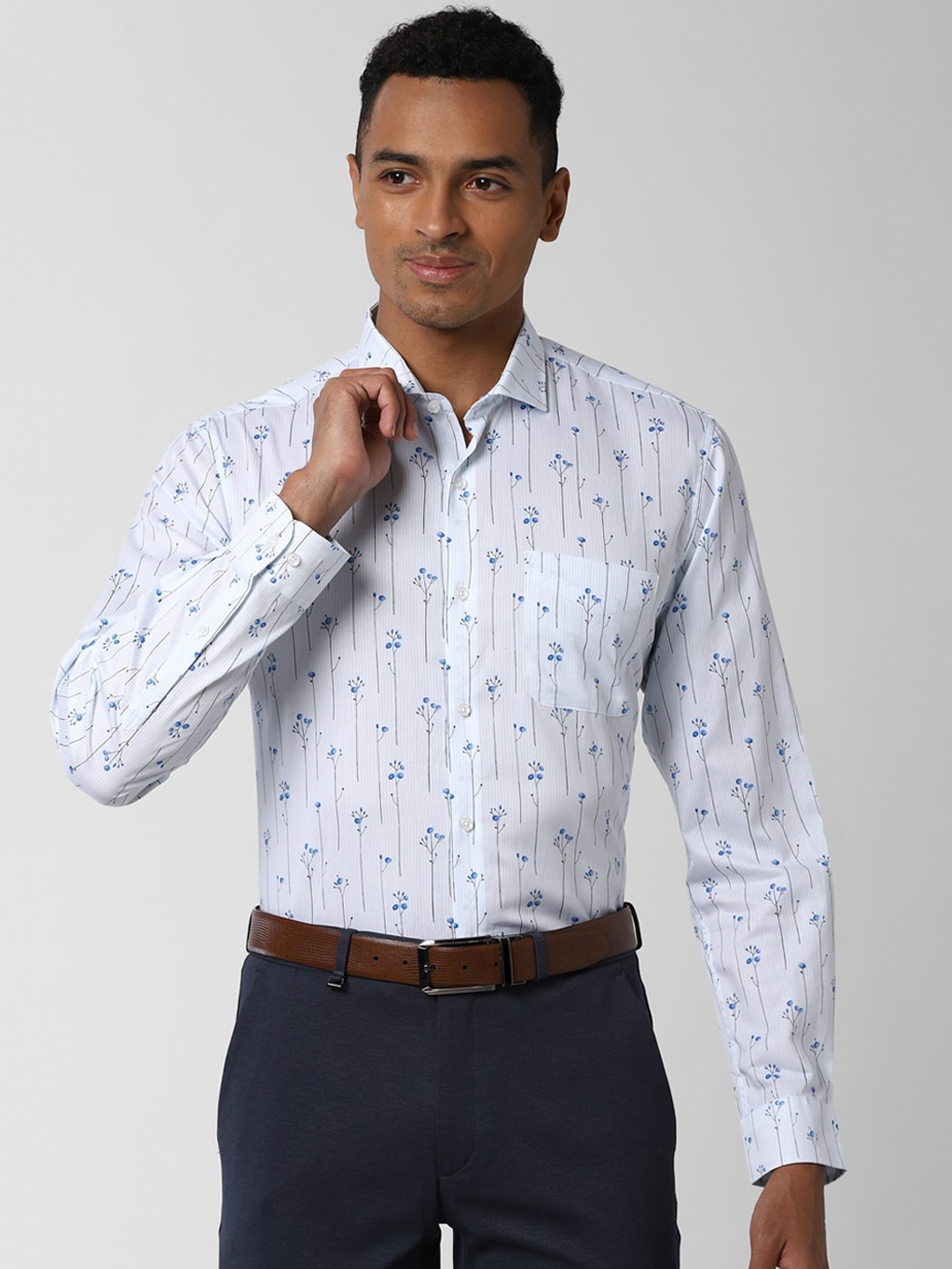 

Peter England Men White & Blue Slim Fit Printed Cotton Formal Shirt