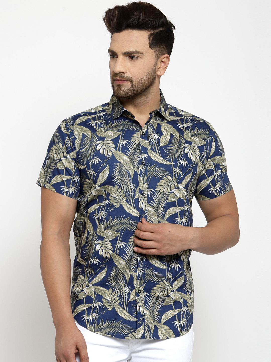 

Style Quotient Men Navy Blue & Green Boxy Tropical Printed Casual Shirt