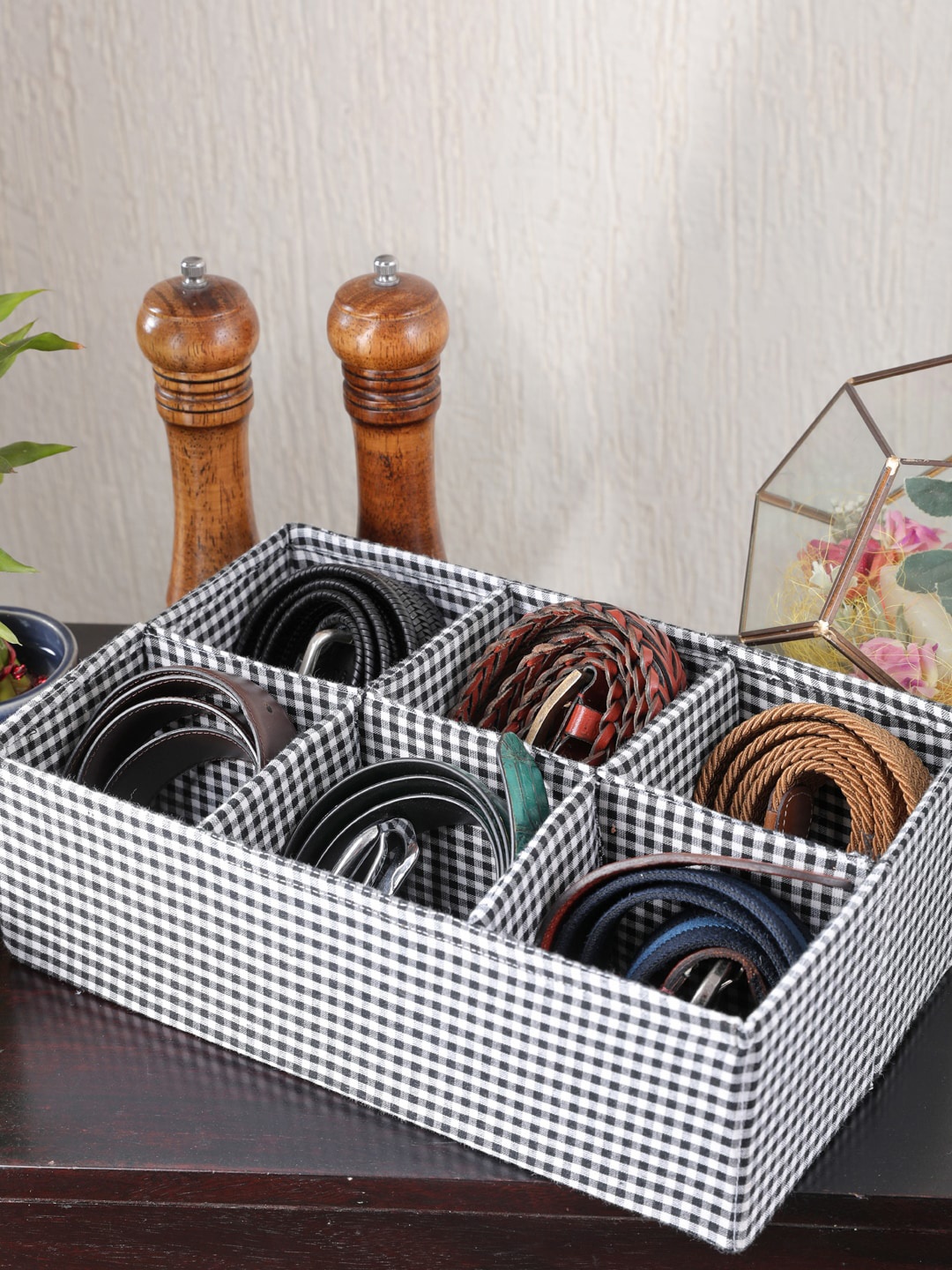 

My Gift Booth Black & White Checked Watch & Belt Organiser