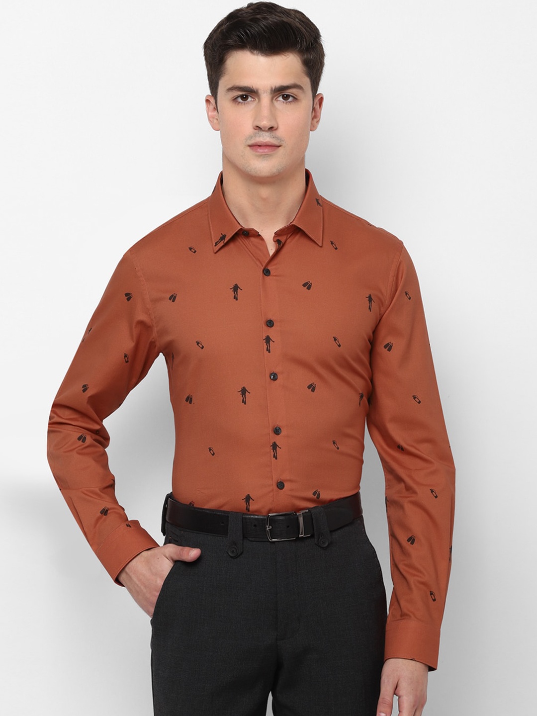 

SIMON CARTER LONDON Men Brown Regular Fit Printed Casual Shirt