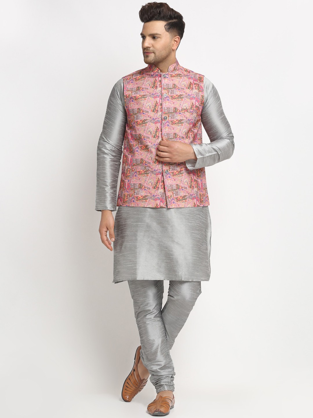 Benstoke Men Silver-Toned Solid Kurta with Churidar