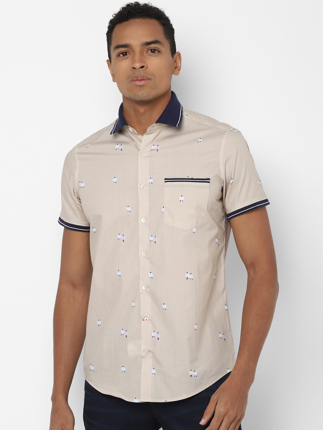 

SIMON CARTER LONDON Men Beige & White Slim Fit Printed Casual Shirt