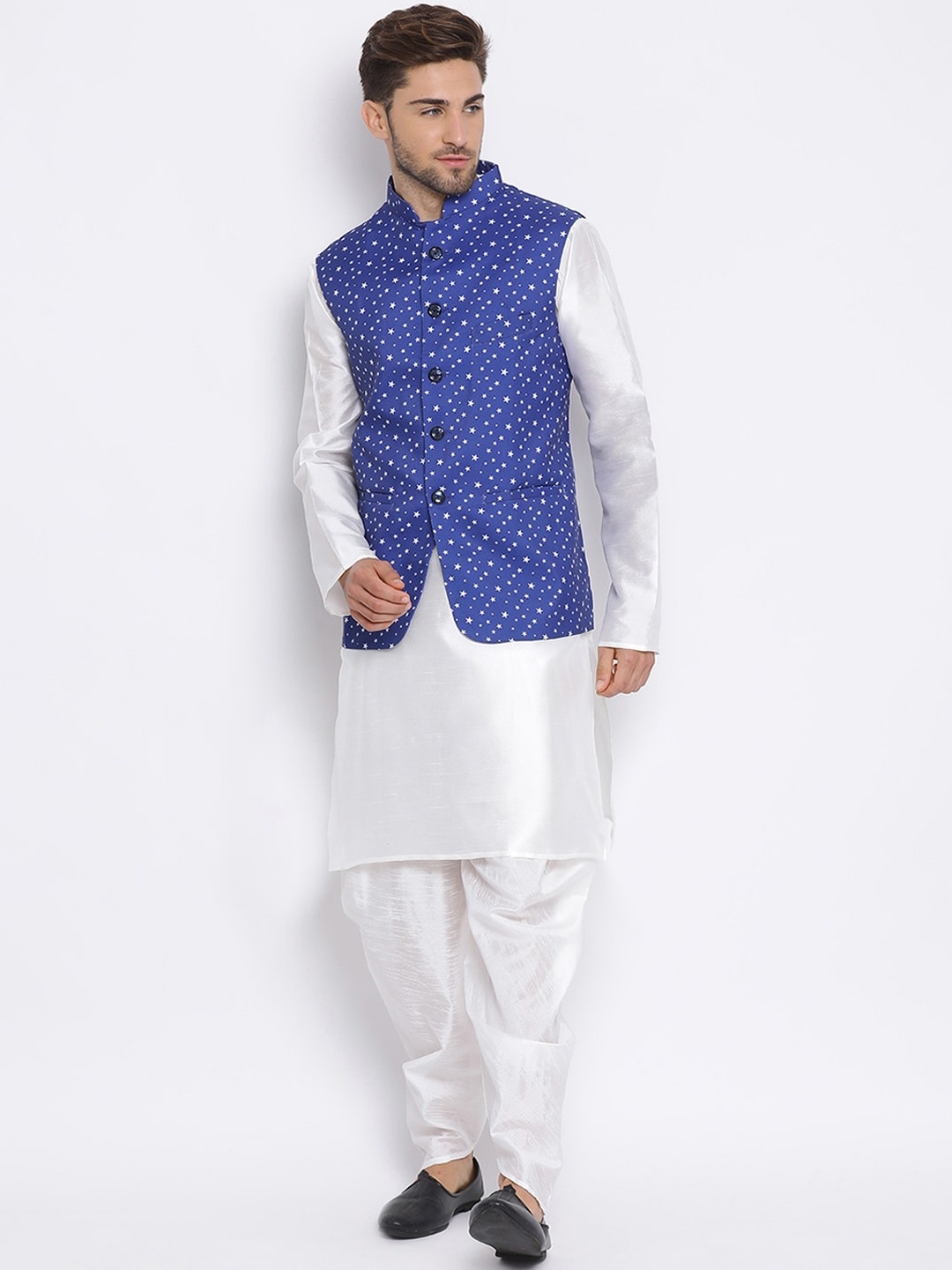 

Hangup Men White & Blue Self Design Kurta with Pyjamas