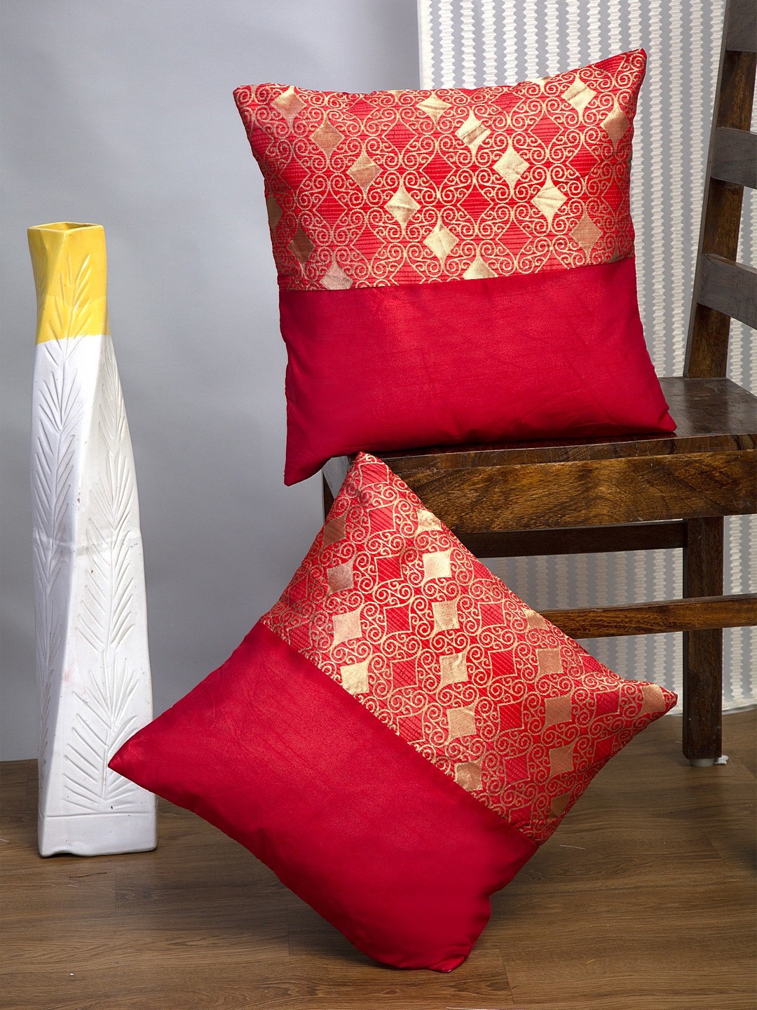 

Alina decor Red & Gold-Toned Set of 2 Ethnic Motifs Square Cushion Covers