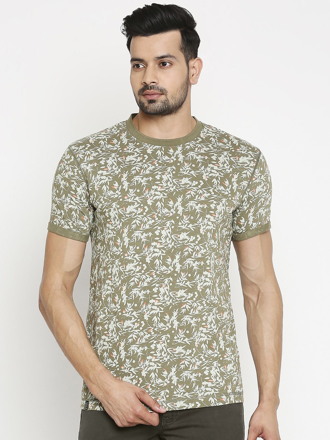 

Mufti Men Olive Green Printed Round Neck T-shirt