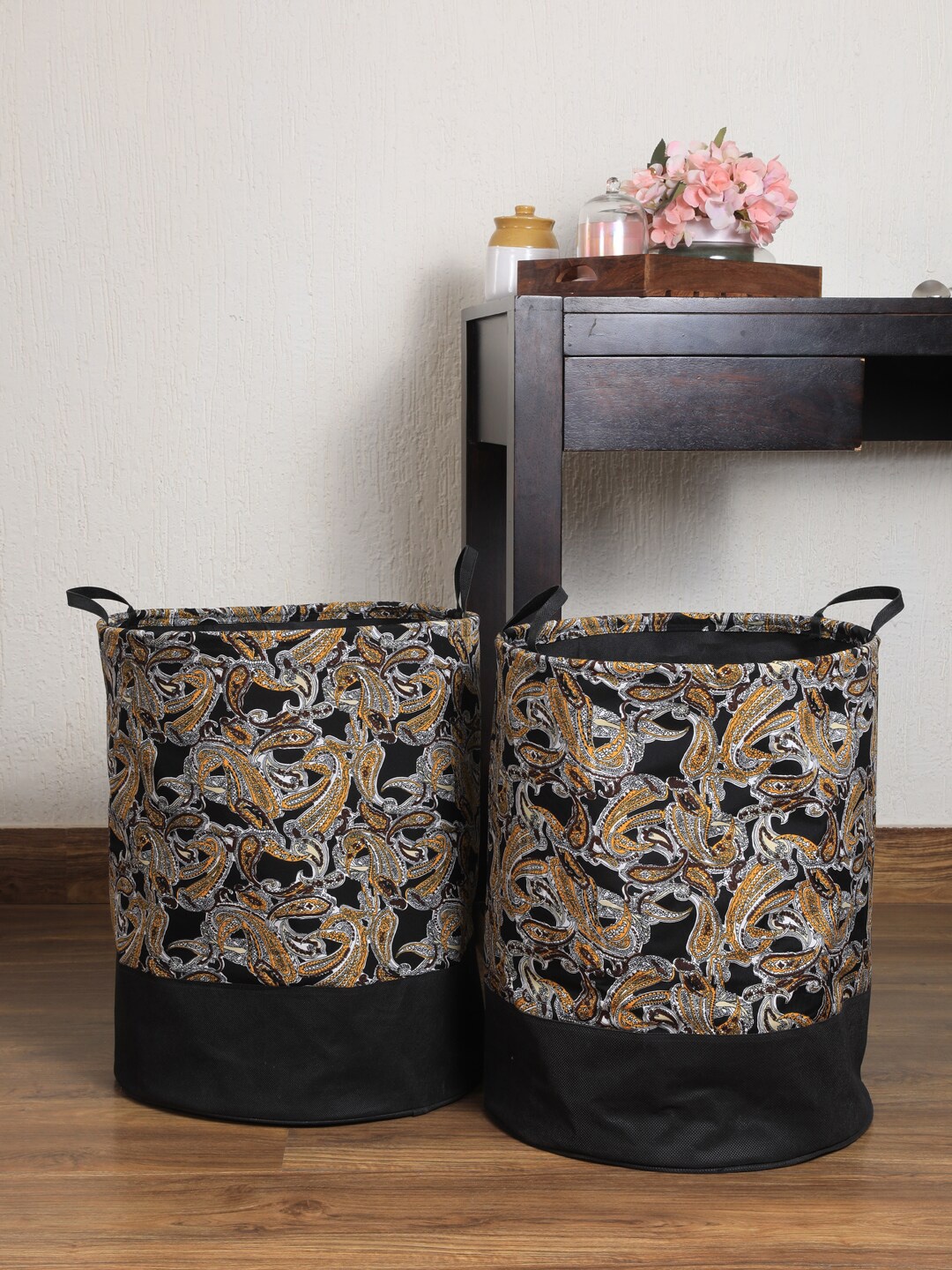 

My Gift Booth Set of 2 Black & Yellow Printed Laundry Bags