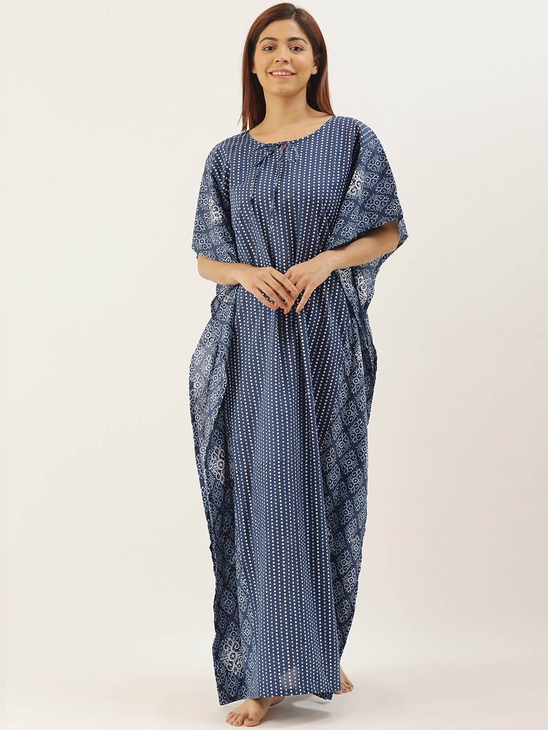 

Bannos Swagger Blue & White Printed Nightdress