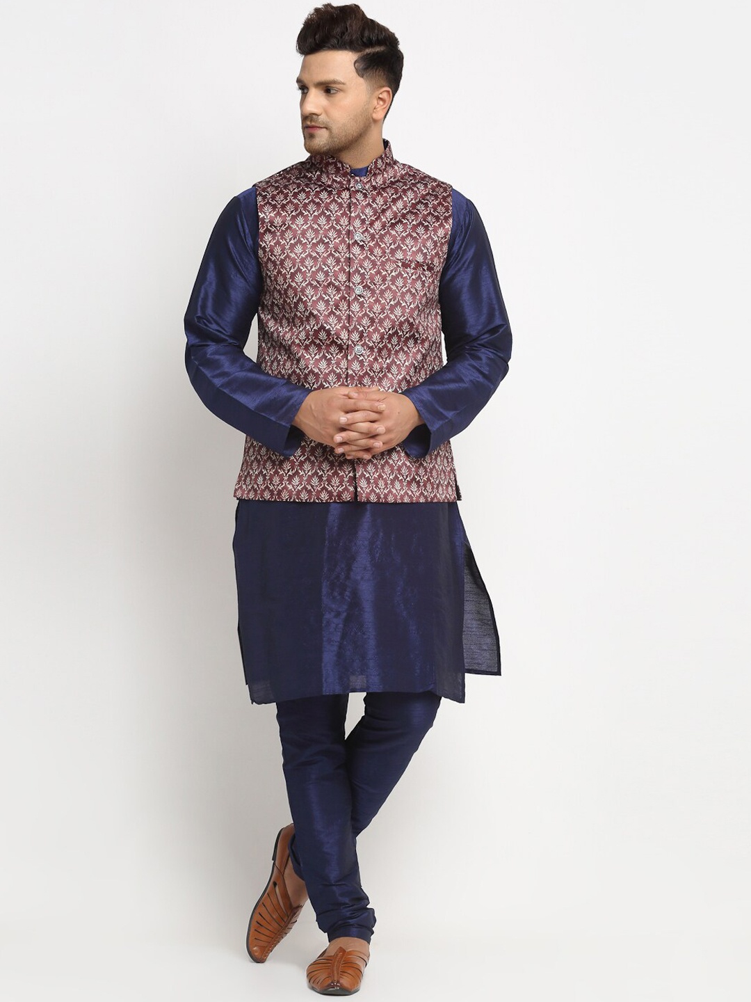 

Benstoke Men Navy Blue Solid Kurta with Pyjamas
