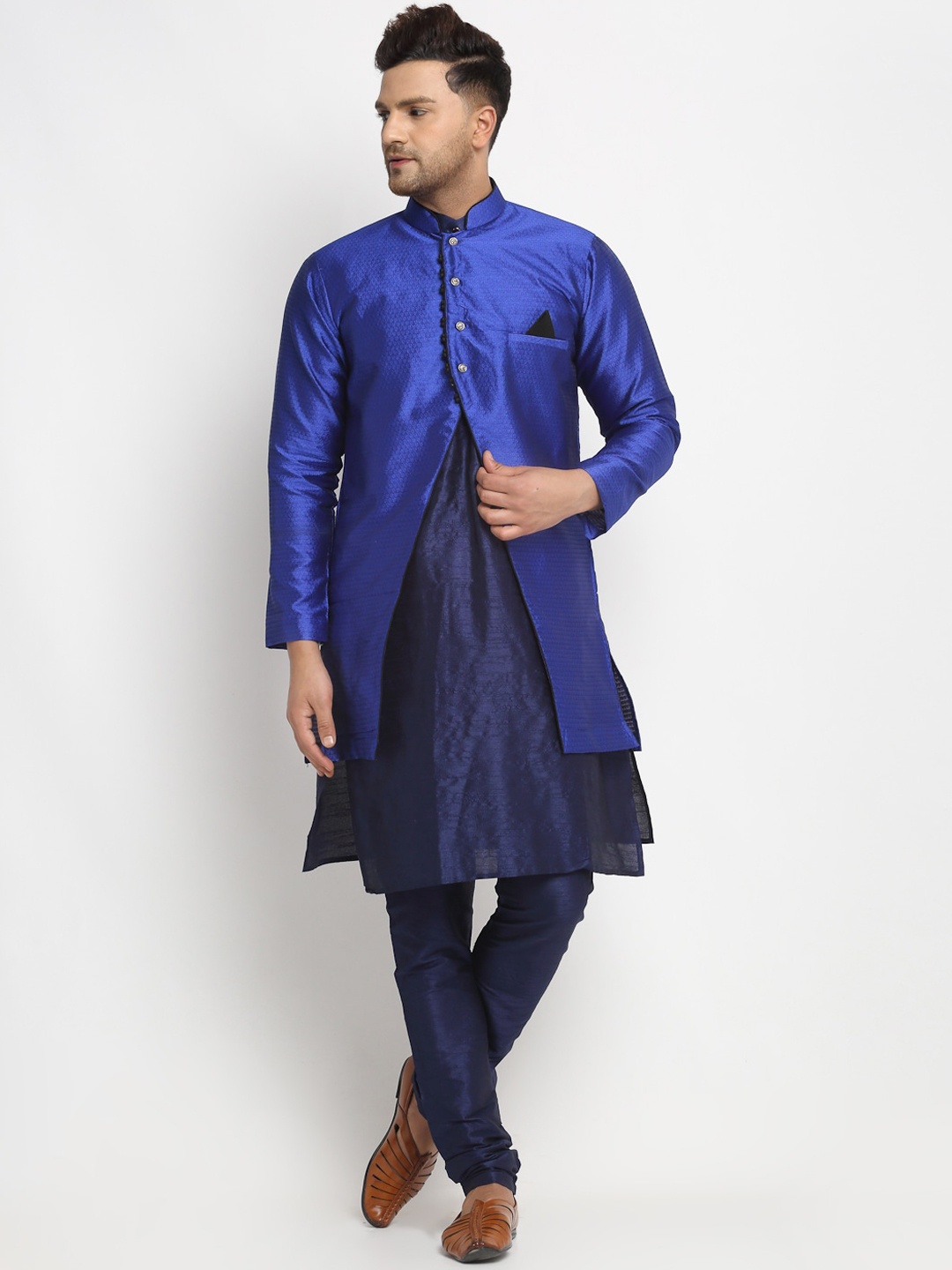 

Benstoke Men Blue Solid Kurta with Churidar