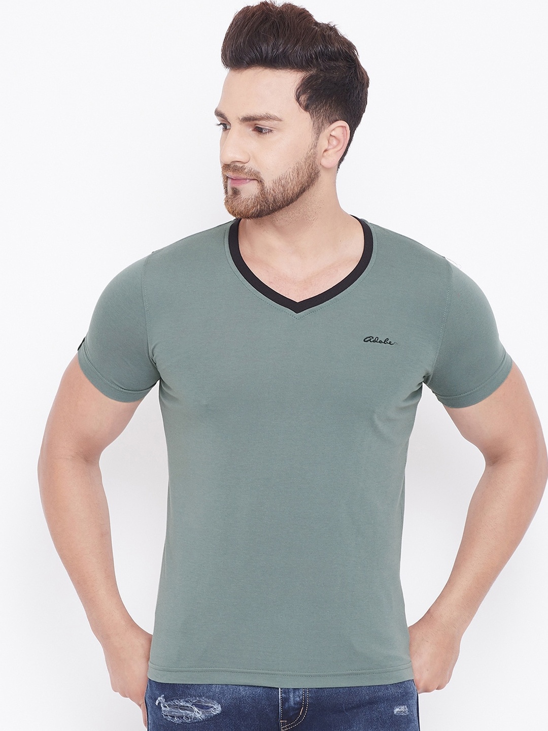 

Adobe Men Green Solid V-Neck T-shirt