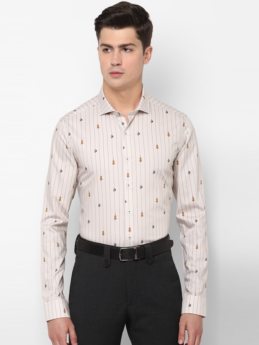 

SIMON CARTER LONDON Men Cream-Coloured Slim Fit Striped Casual Shirt