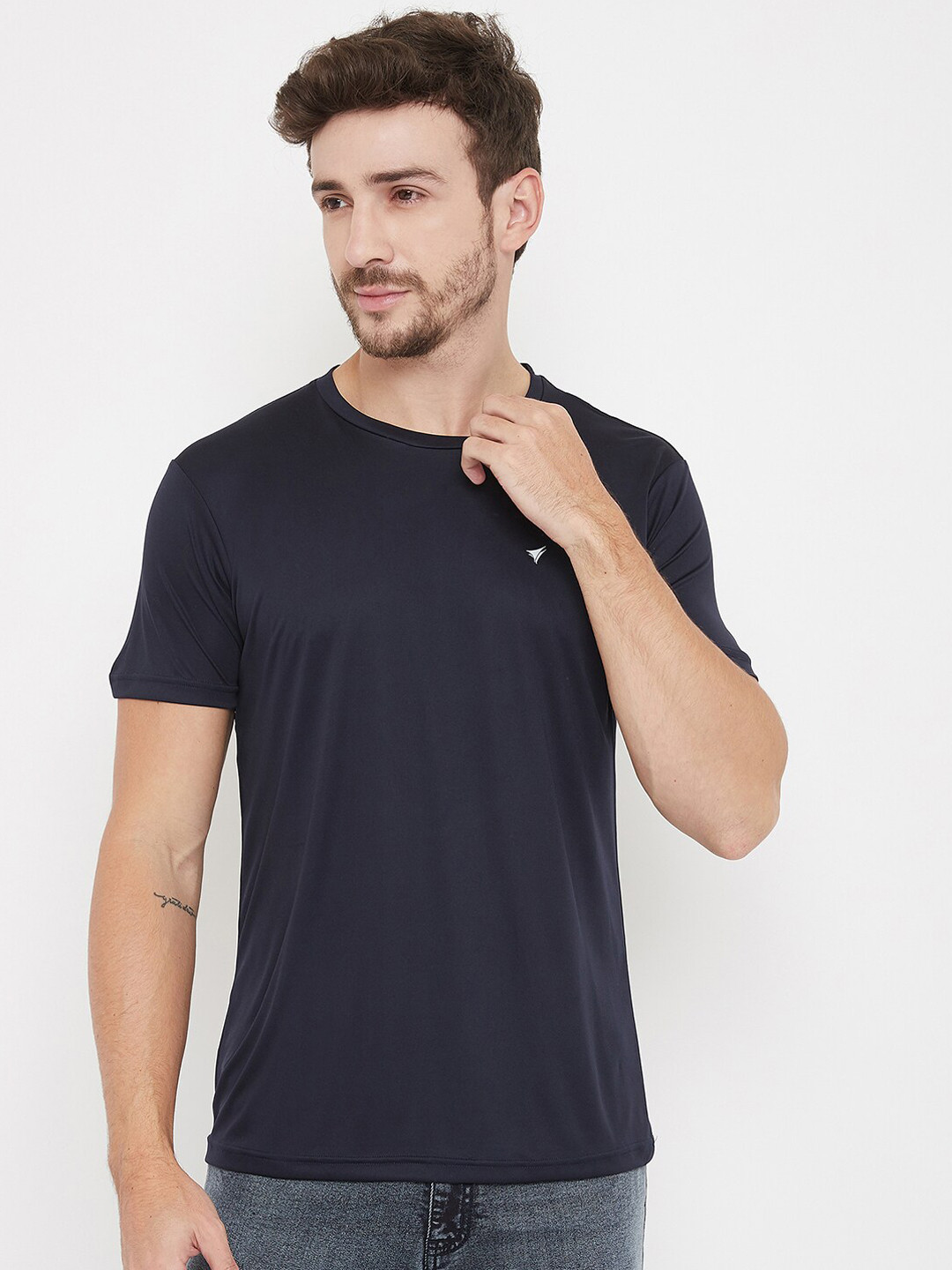 

NEVA Men Navy Blue Solid Round Neck T-shirt