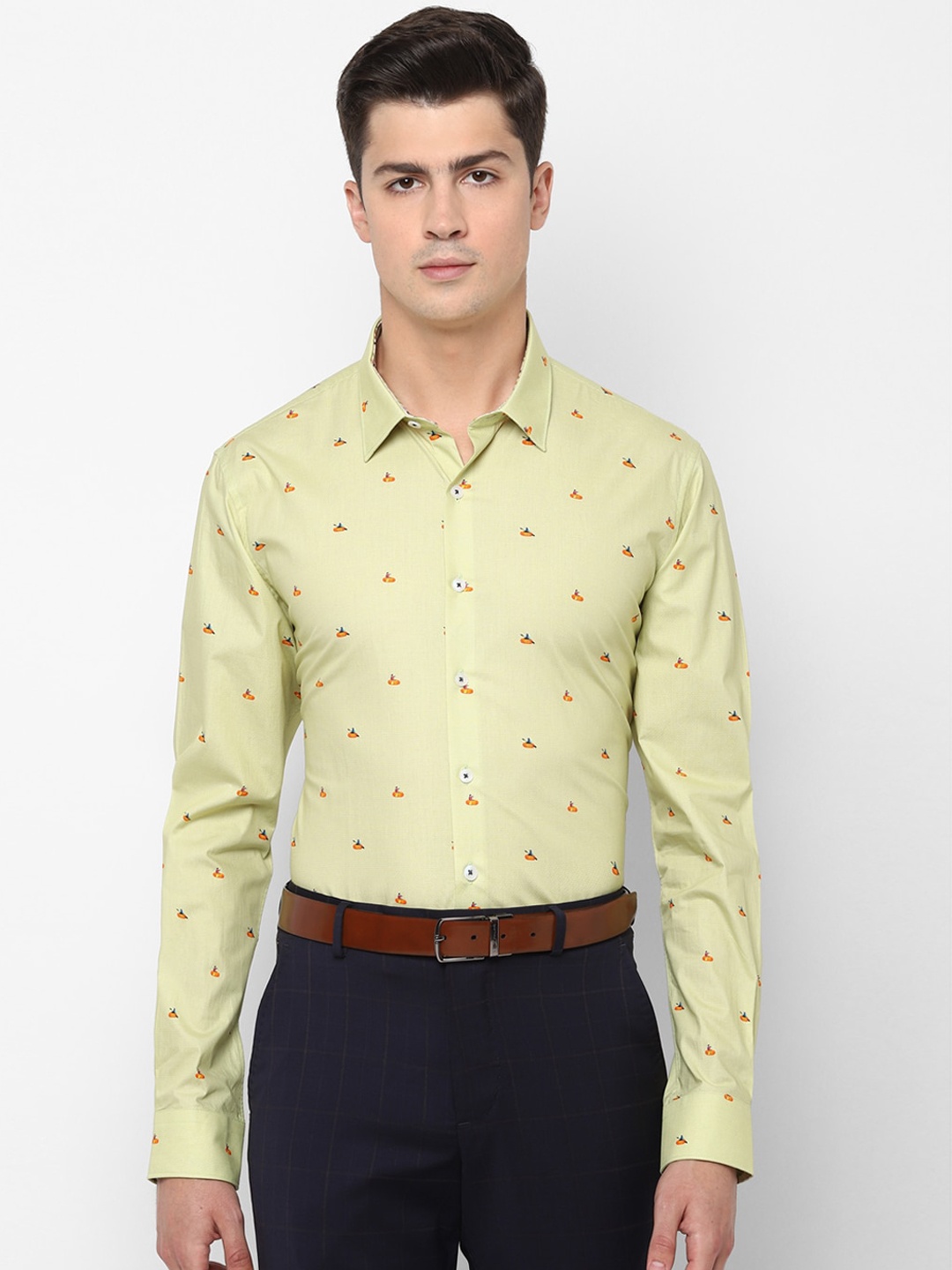 

SIMON CARTER LONDON Men Green Regular Fit Printed Cotton Formal Shirt