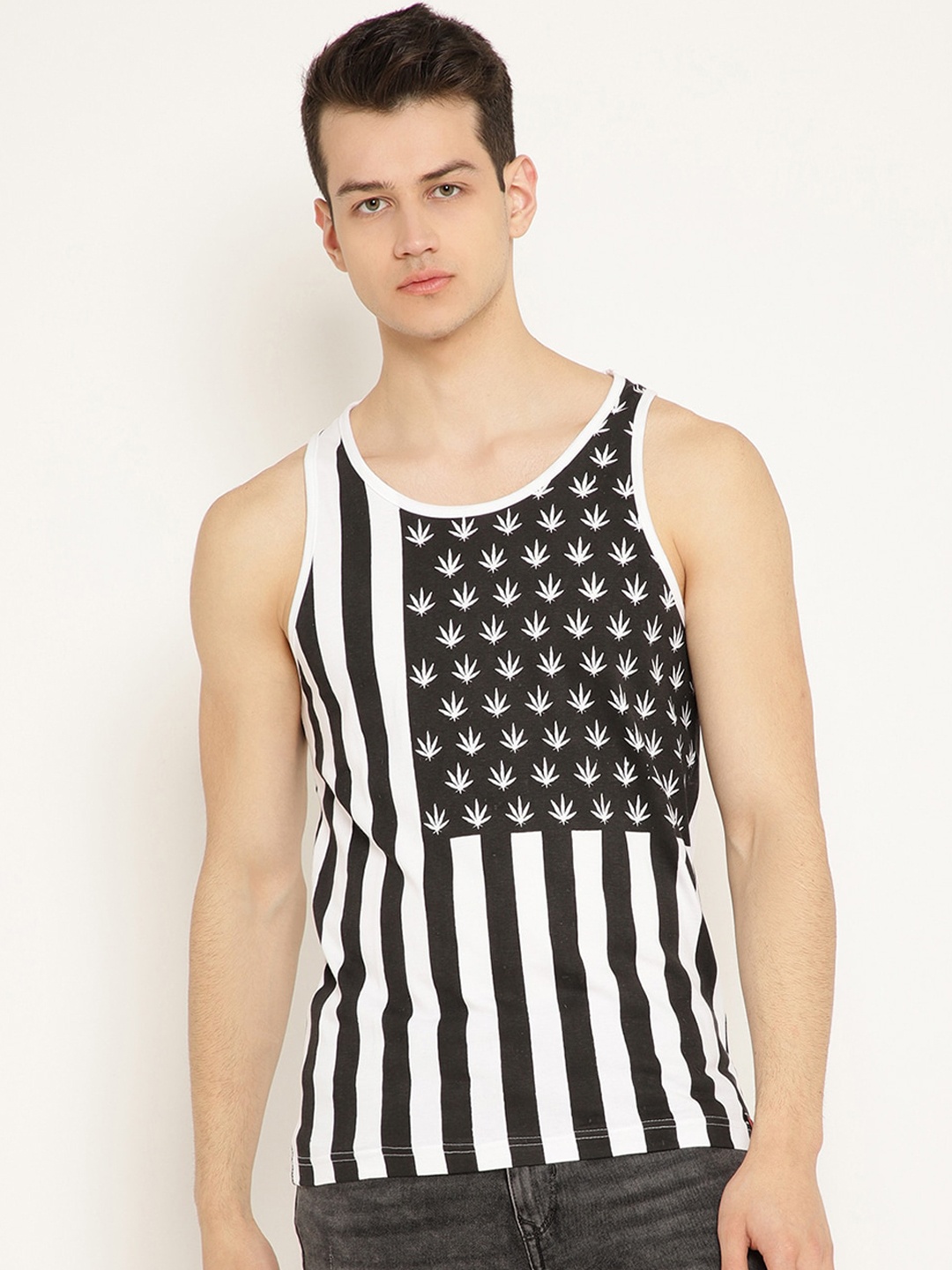 

PUNK Men Black Printed Round Neck T-shirt