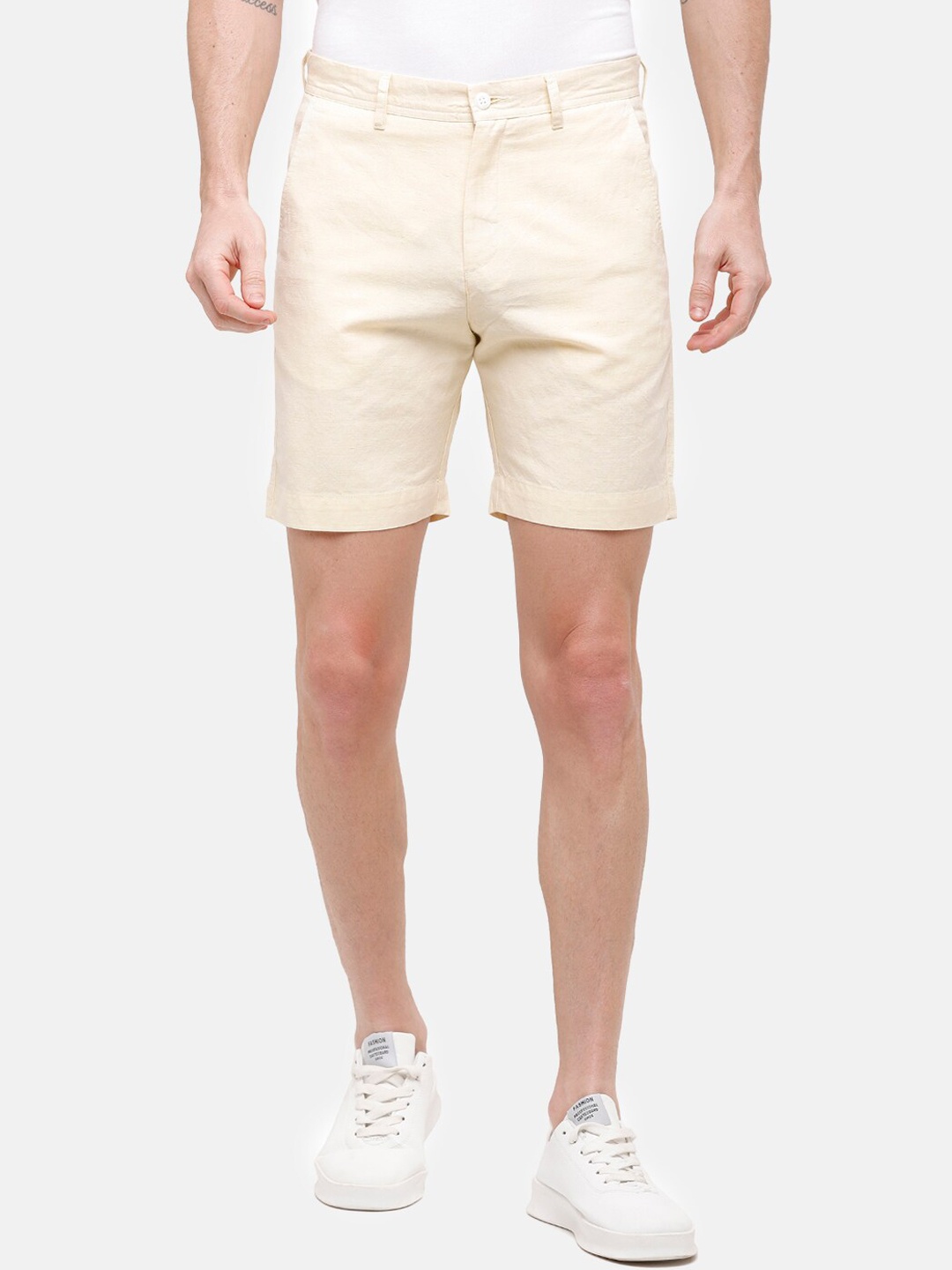 

Linen Club Men Off-White Solid Slim Fit Pure Linen Regular Shorts