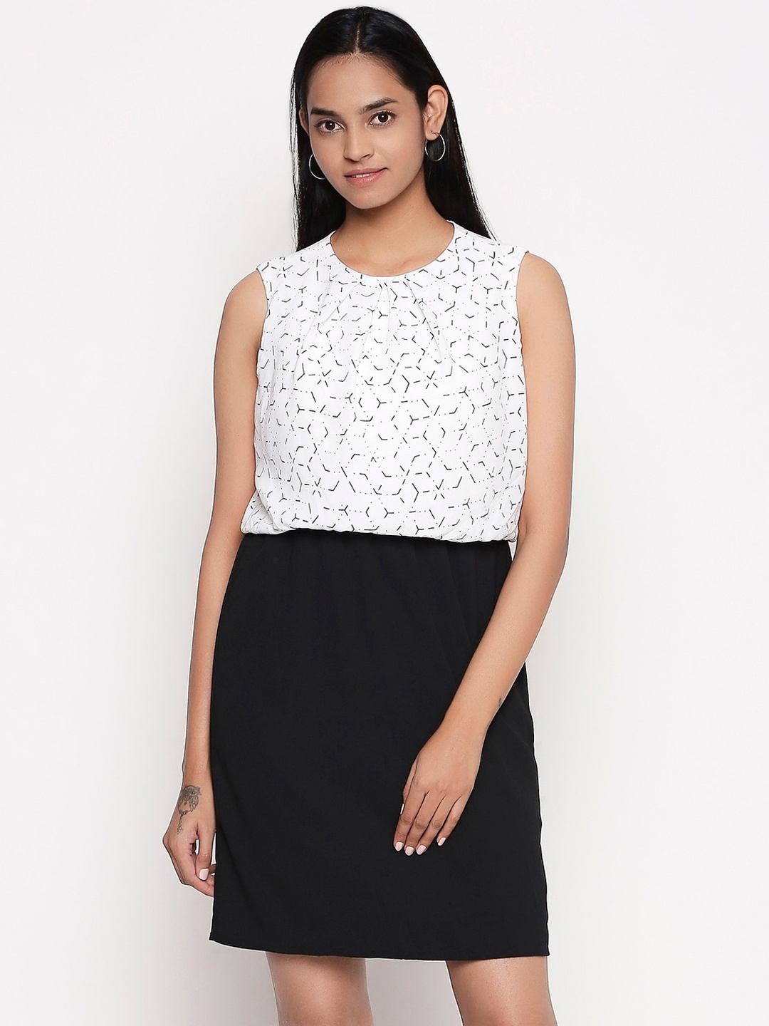 

Annabelle by Pantaloons Women White Colourblocked Sheath Dress
