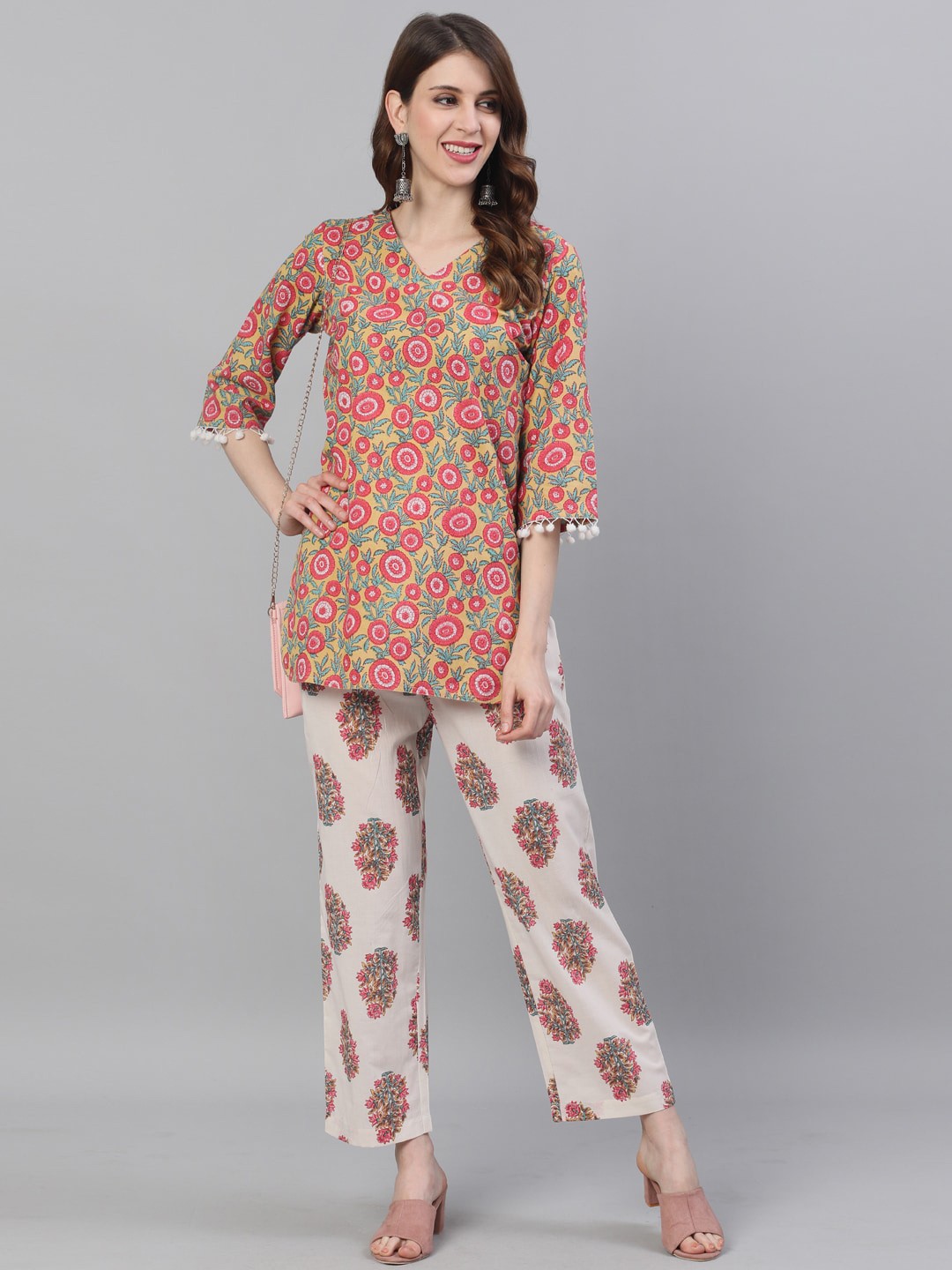 

Jaipur Kurti Women Yellow & Pink Printed Night suit