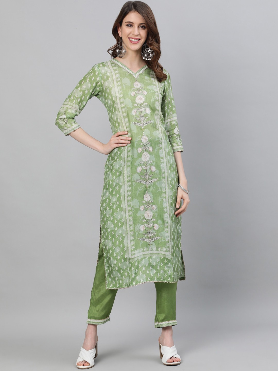 

Ishin Women Green Ethnic Motifs Printed Pure Silk Kurta with Trousers