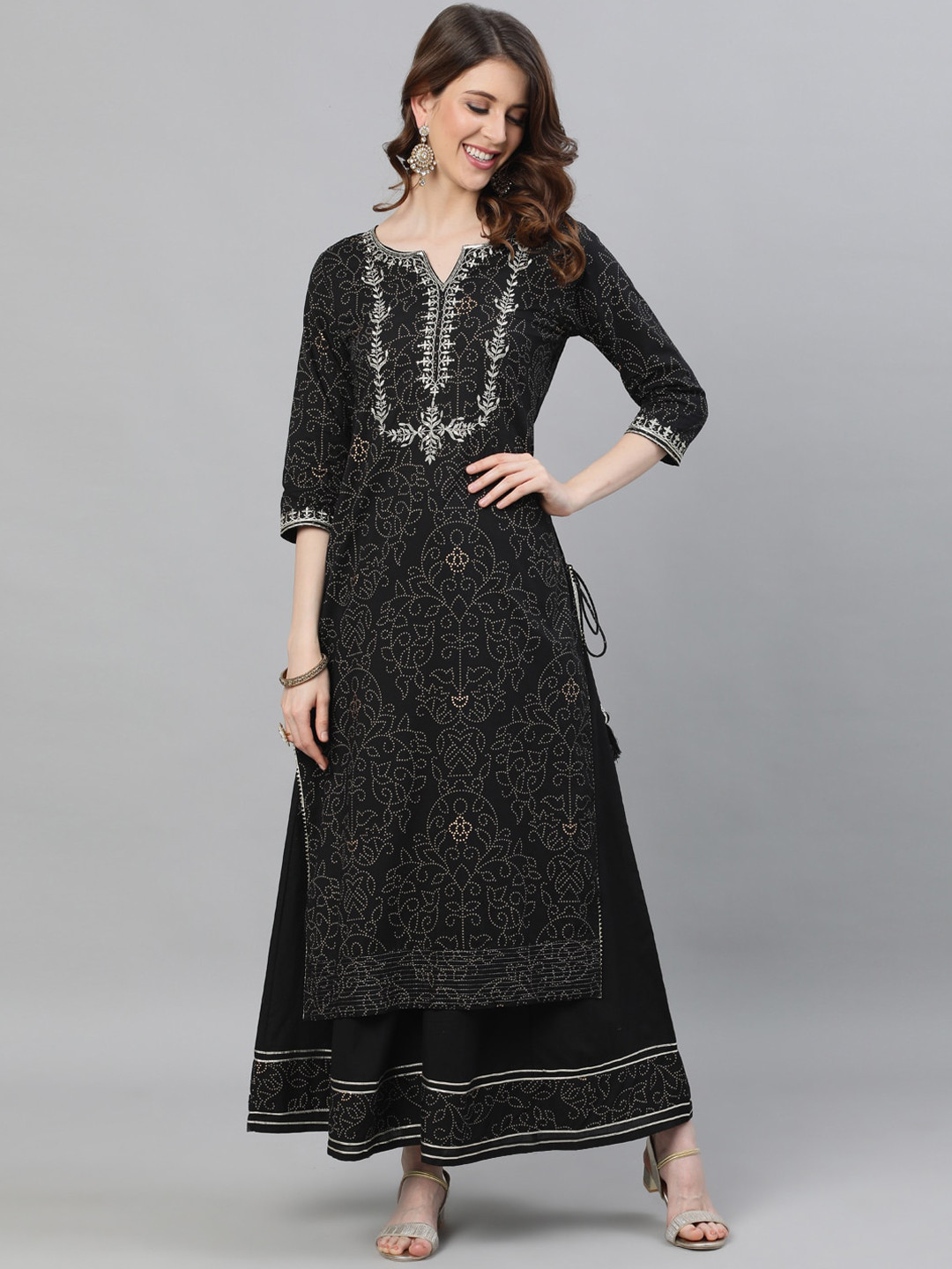 

Ishin Women Black Floral Printed Pure Cotton Kurta with Palazzos