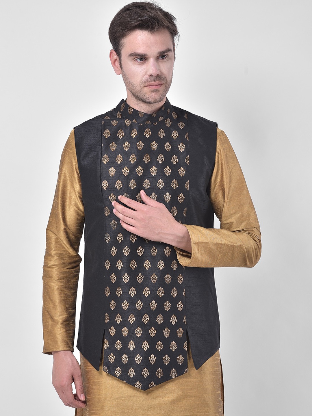 

DEYANN Men Black & Gold-Coloured Printed Woven Nehru Jacket
