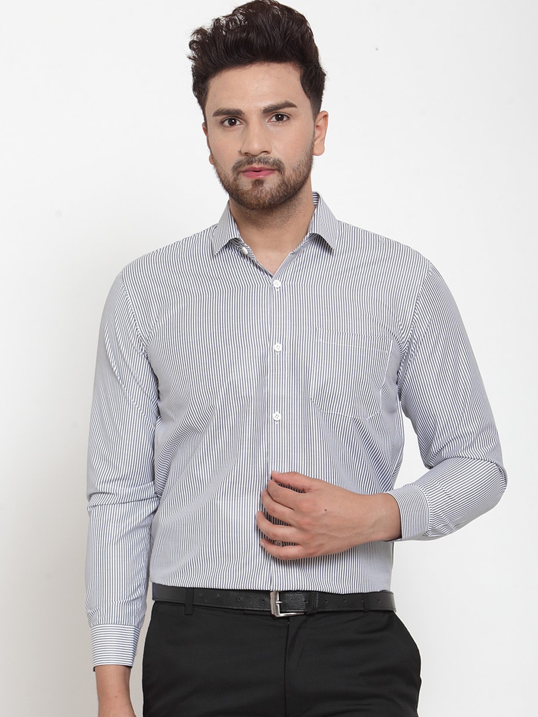 

JAINISH Men White & Black Regular Fit Striped Casual Shirt