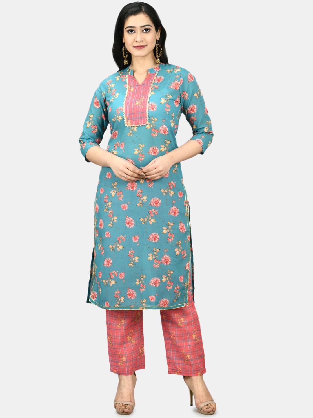 

Myshka Women Blue & Pink Floral Printed Kurta with Trousers