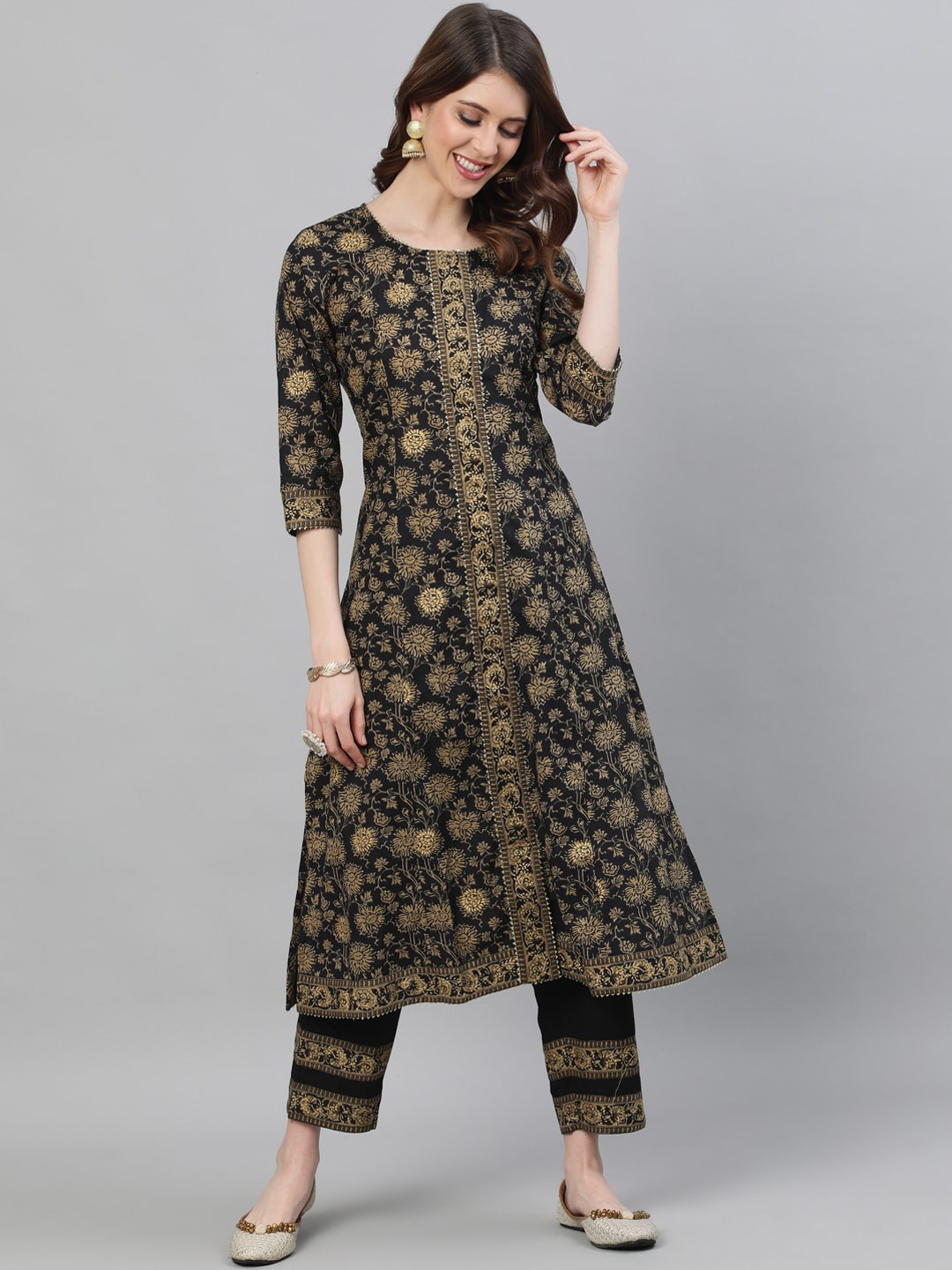 

Ishin Women Black & Beige Floral Printed Pure Cotton Kurta with Trousers