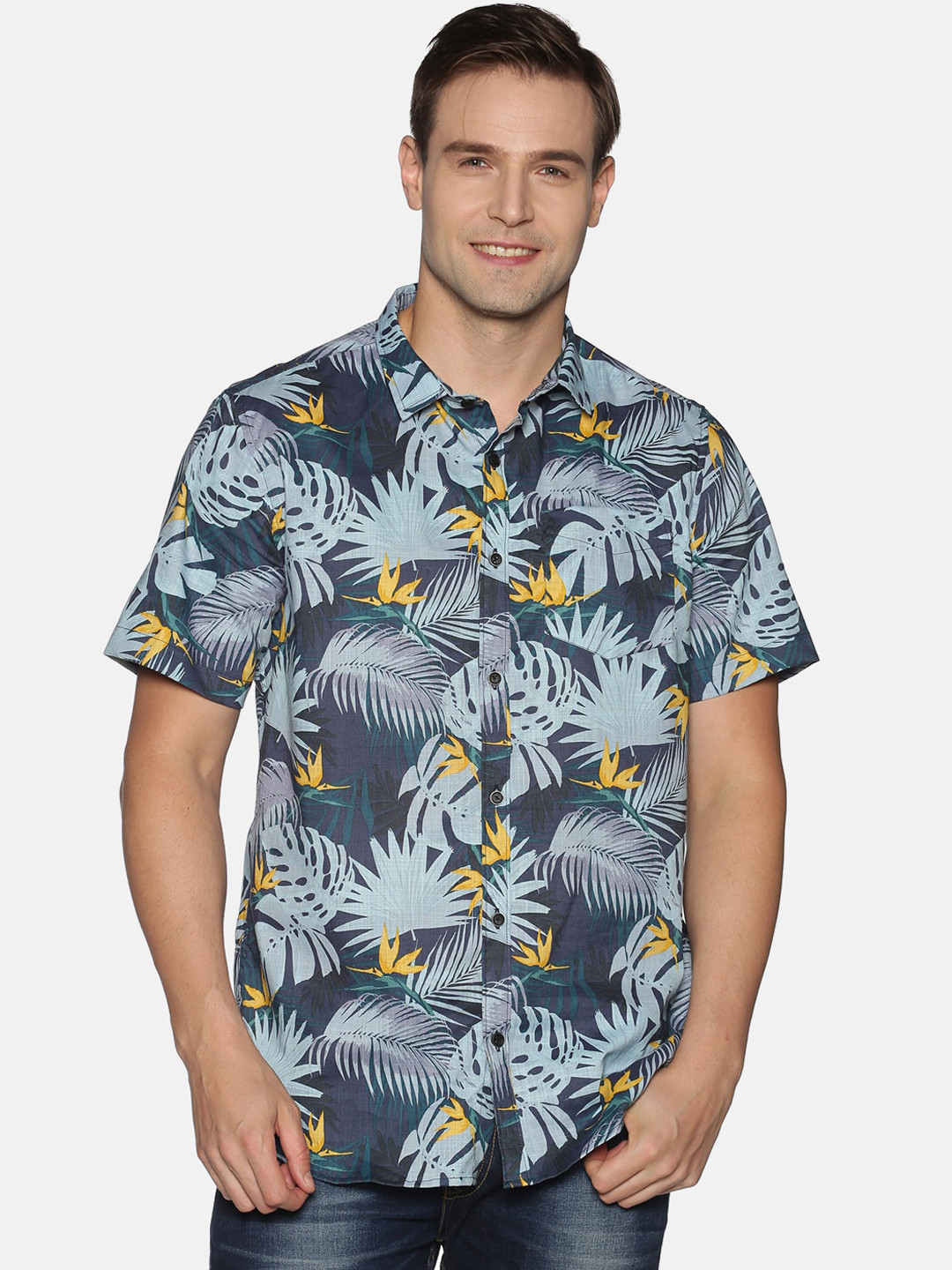 

Tusok Men Blue Regular Fit Printed Casual Shirt