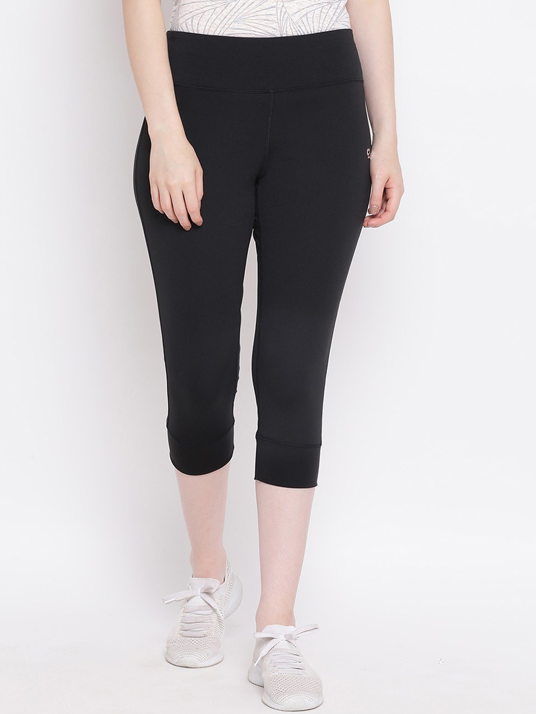 Spolei Women Black Solid Capri Length Leggings