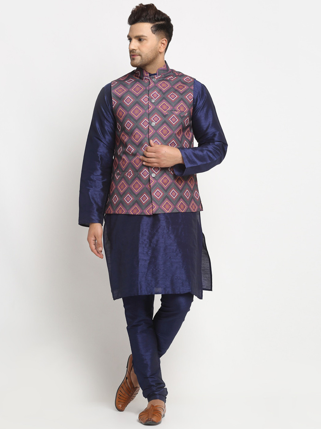 

Benstoke Men Navy Blue Solid Kurta with Pyjamas & Nehru Jacket