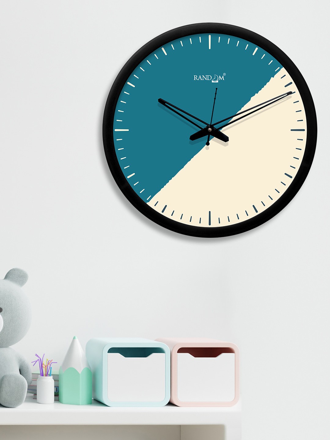 

RANDOM Teal & Cream-Coloured Round Colourblocked 30.4 cm Analogue Wall Clock