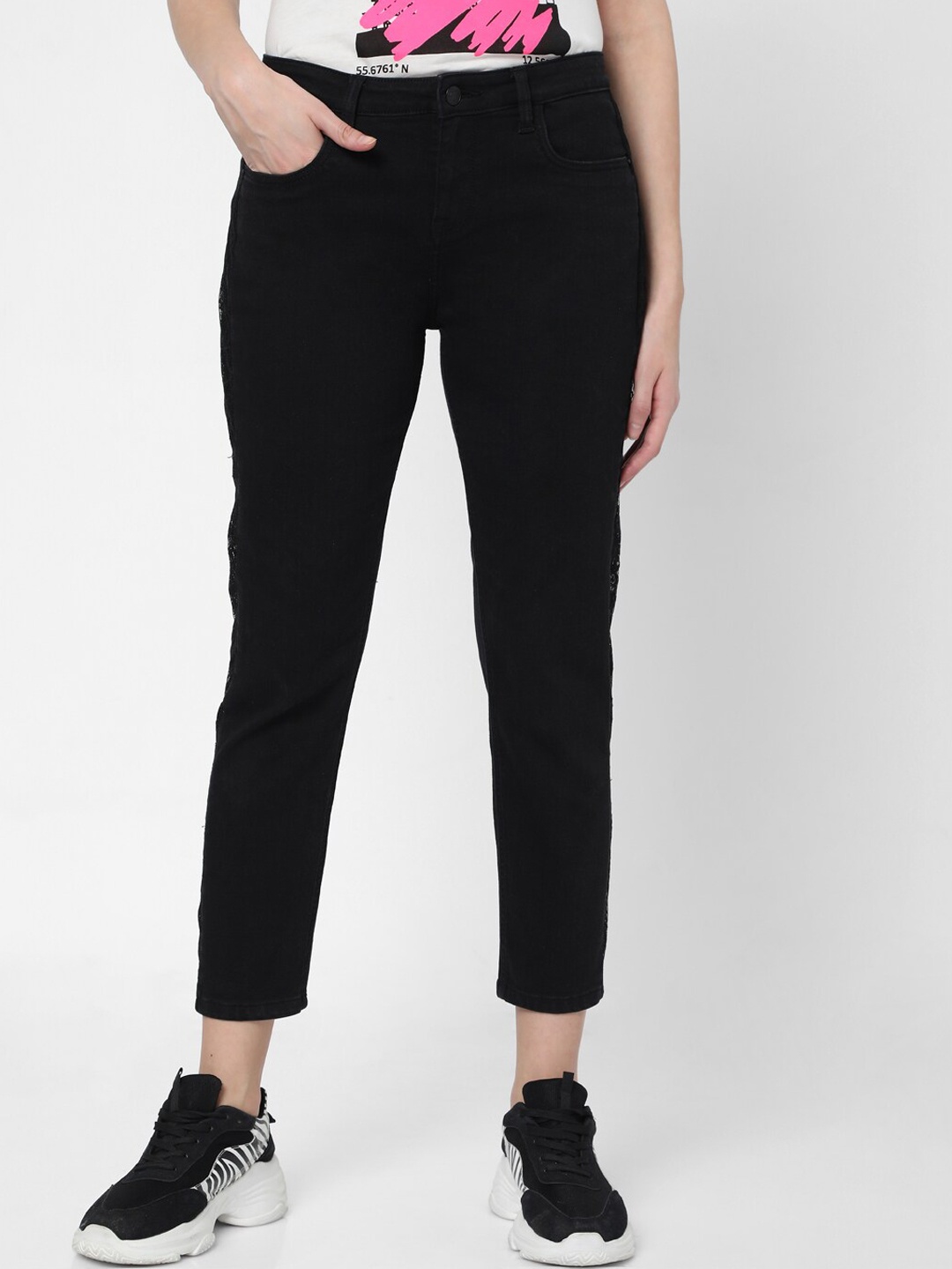 

Vero Moda Women Black Regular Fit Mid-Rise Jeans