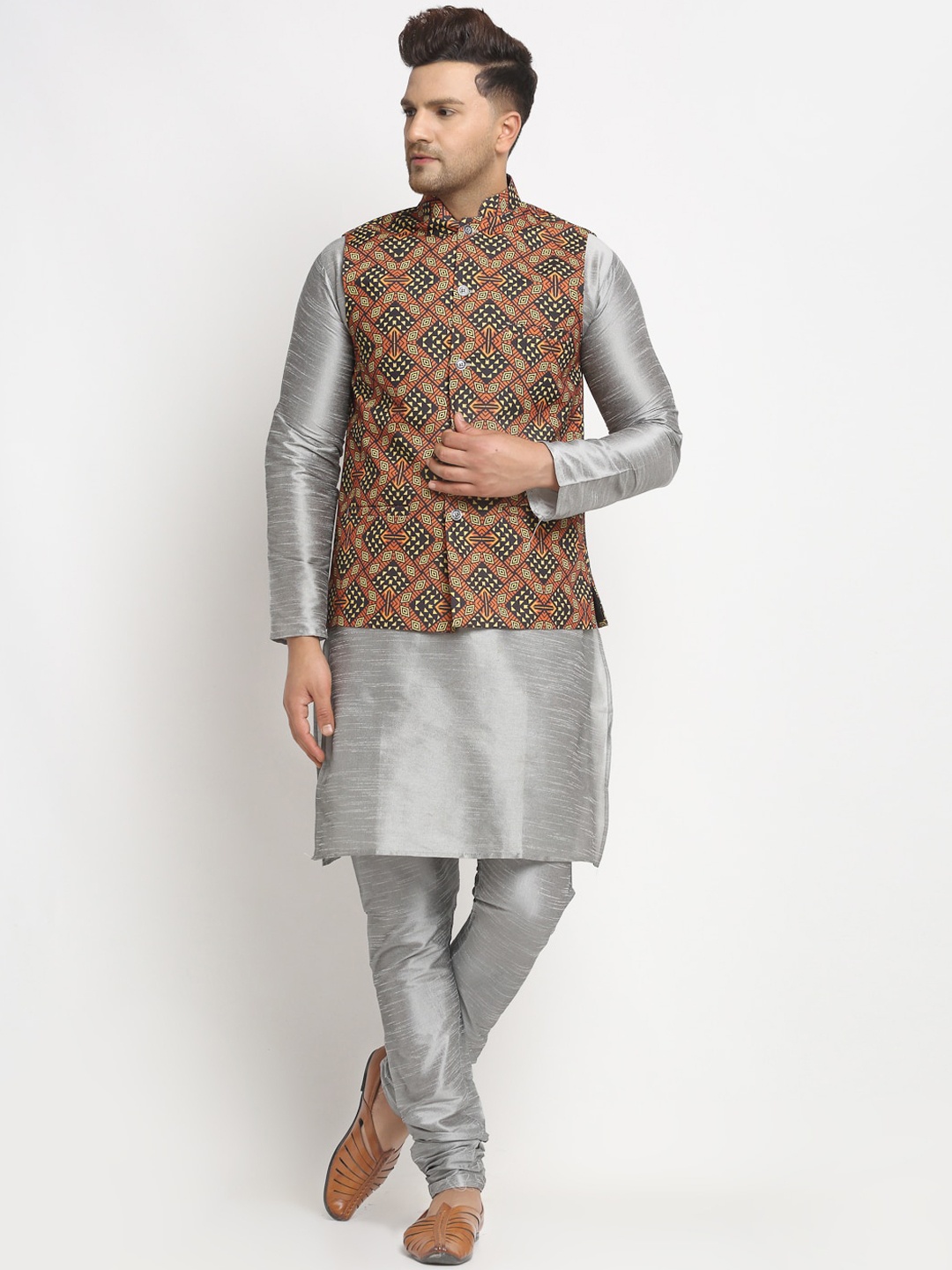 

Benstoke Men Silver-Toned & Brown Dupion Silk Kurta with Churidar