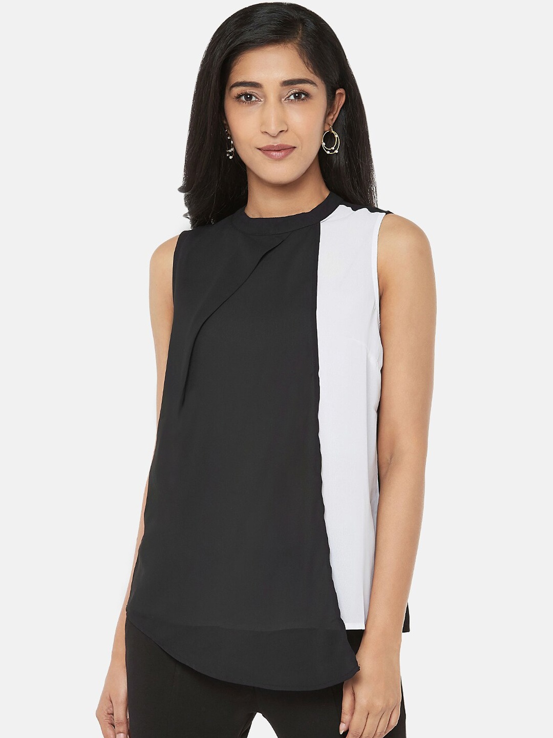 

Annabelle By Pantaloons Black & White Colourblocked Regular Top