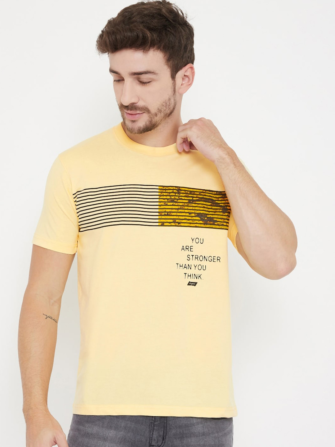 

NEVA Men Yellow Printed Round Neck T-shirt