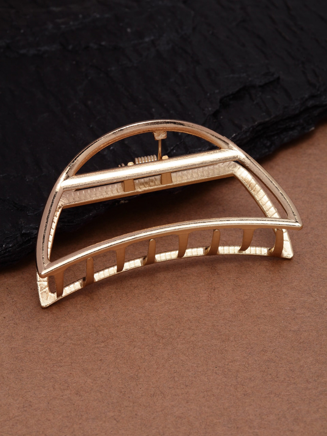 

Ferosh Gold-Toned Ferosh Dainty Style Clutcher