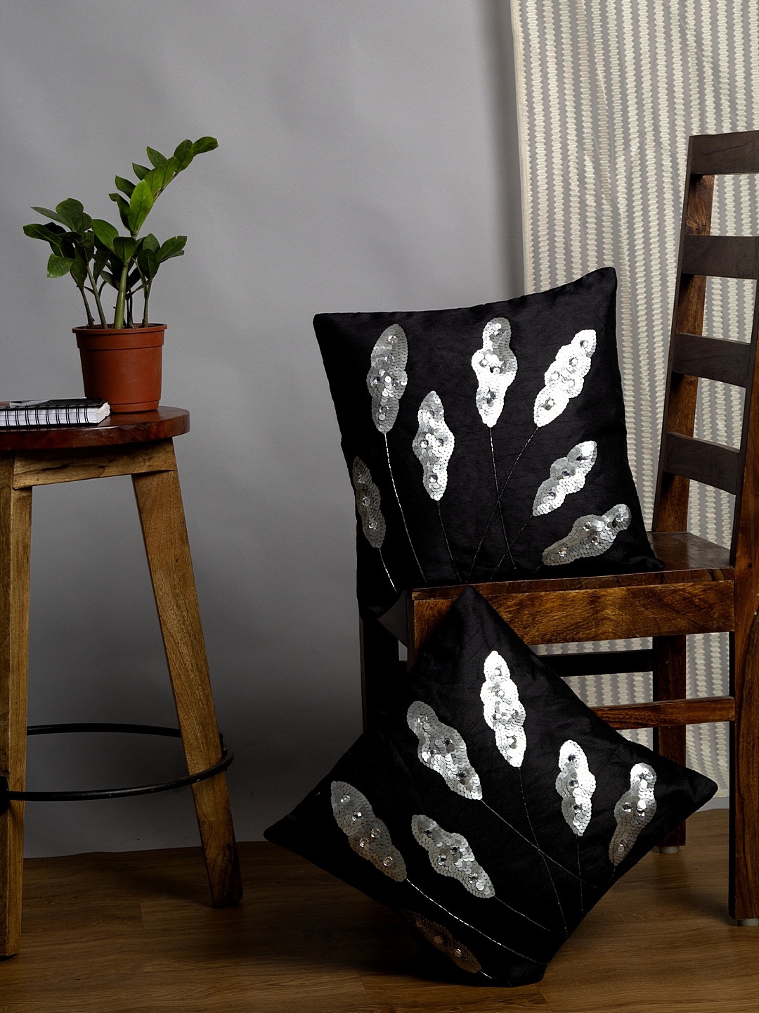 

Alina decor Black & Silver-Toned Set of 2 Embellished Square Cushion Covers