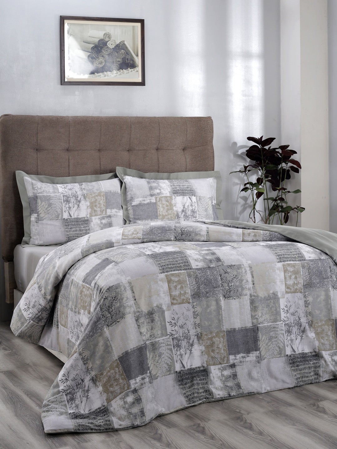 

MASPAR White & Grey Botanical Grunge Printed 210 TC Double Duvet Cover with 2 Pillow Covers