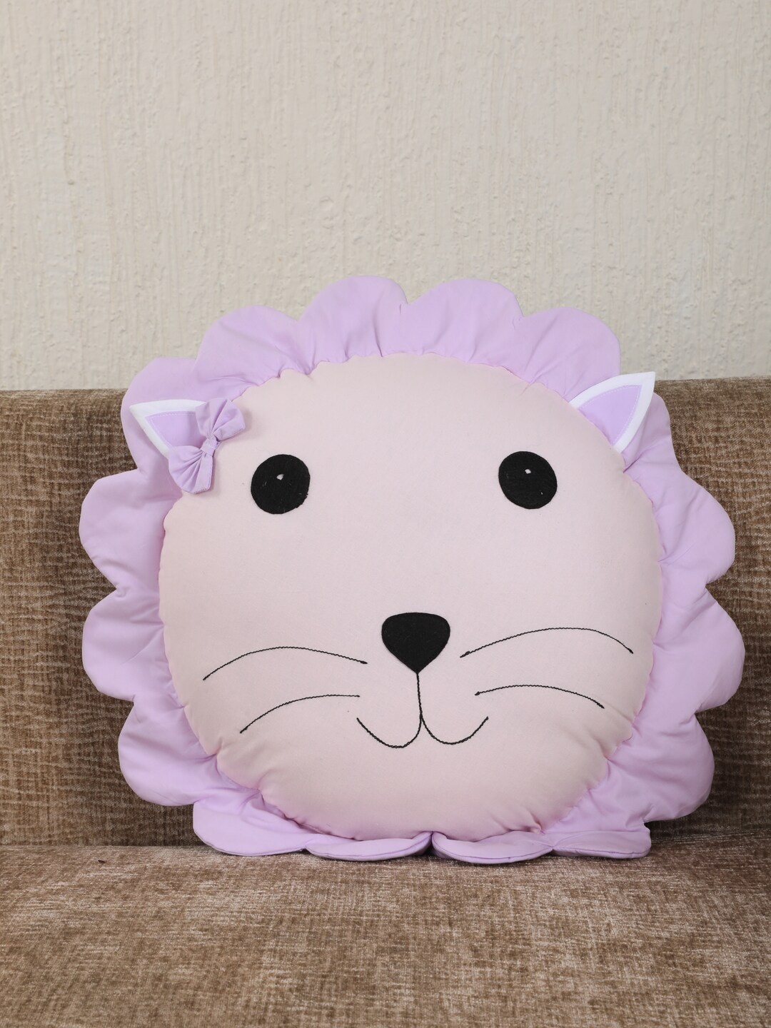 

YK Kids Mauve & White Embroidered Lion Face Cushion