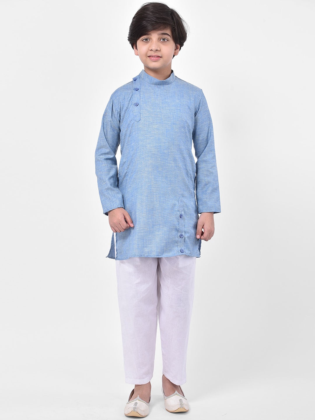 

DEYANN Boys Blue & White Solid Kurta with Trousers