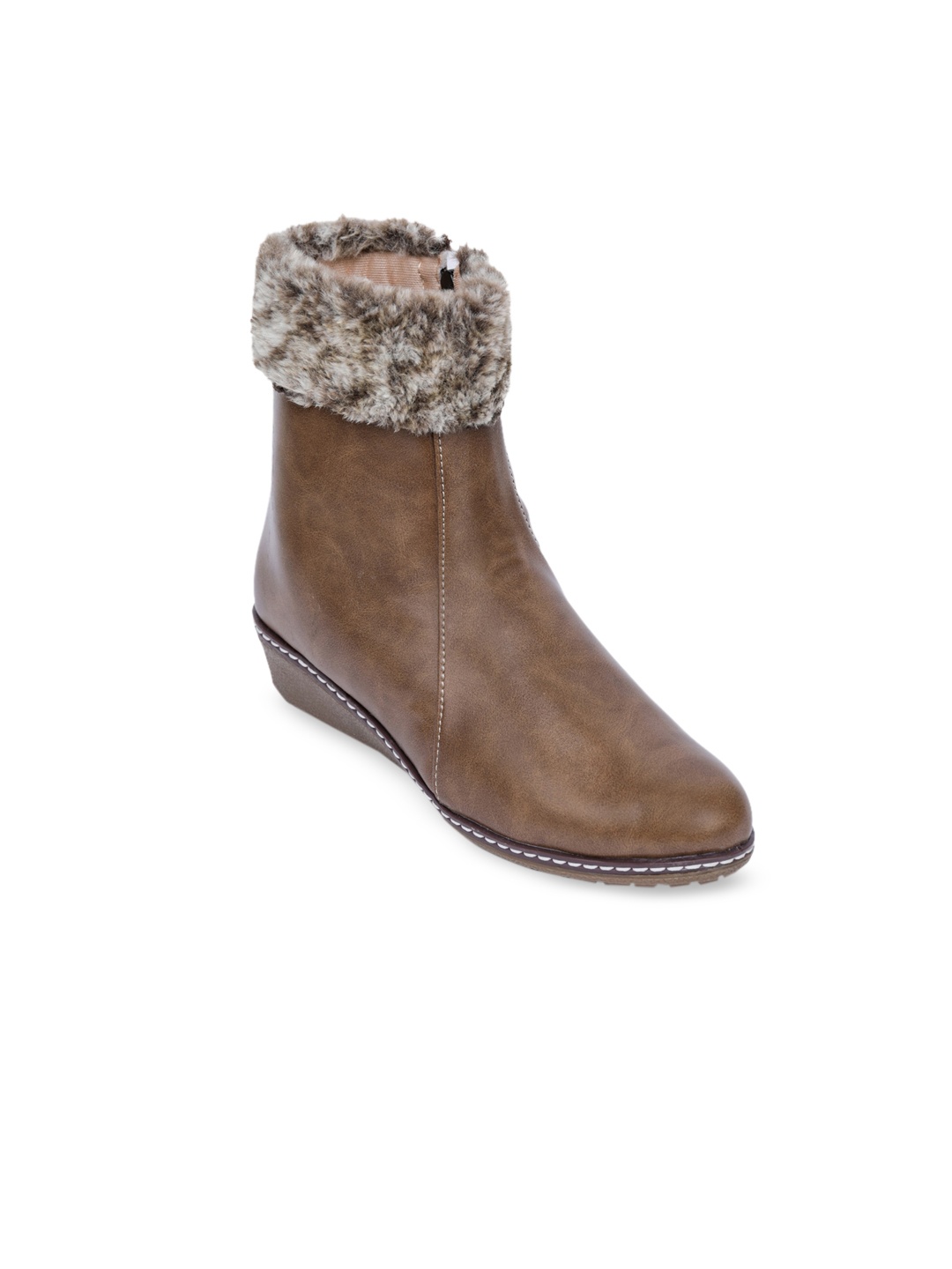 

TRASE Women Brown Solid Heeled Boots