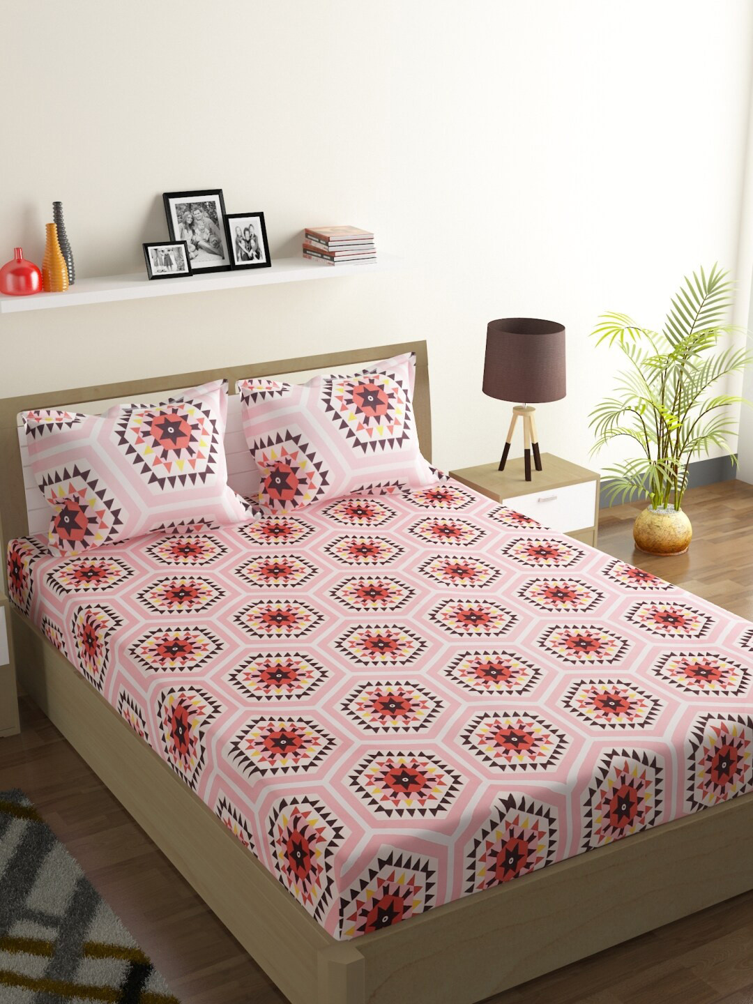 

ROMEE Pink Geometric 144 TC Cotton 1 Queen Bedsheet with 2 Pillow Covers