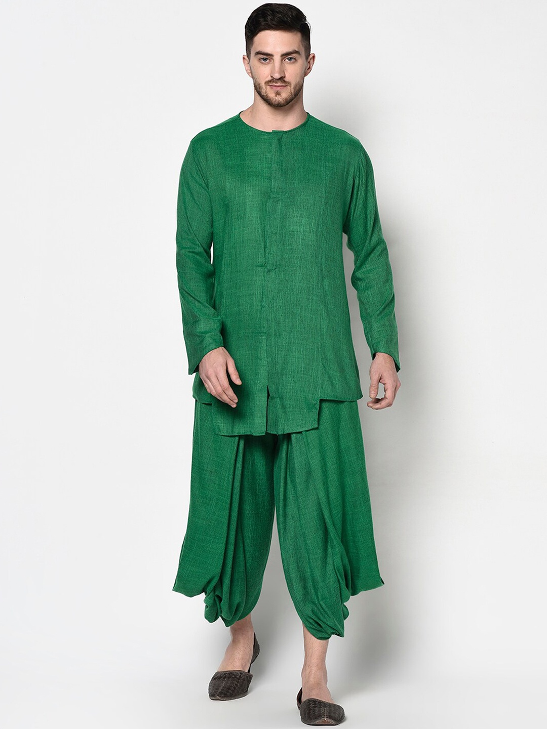 

Lamaaya Men Green Solid Kurta