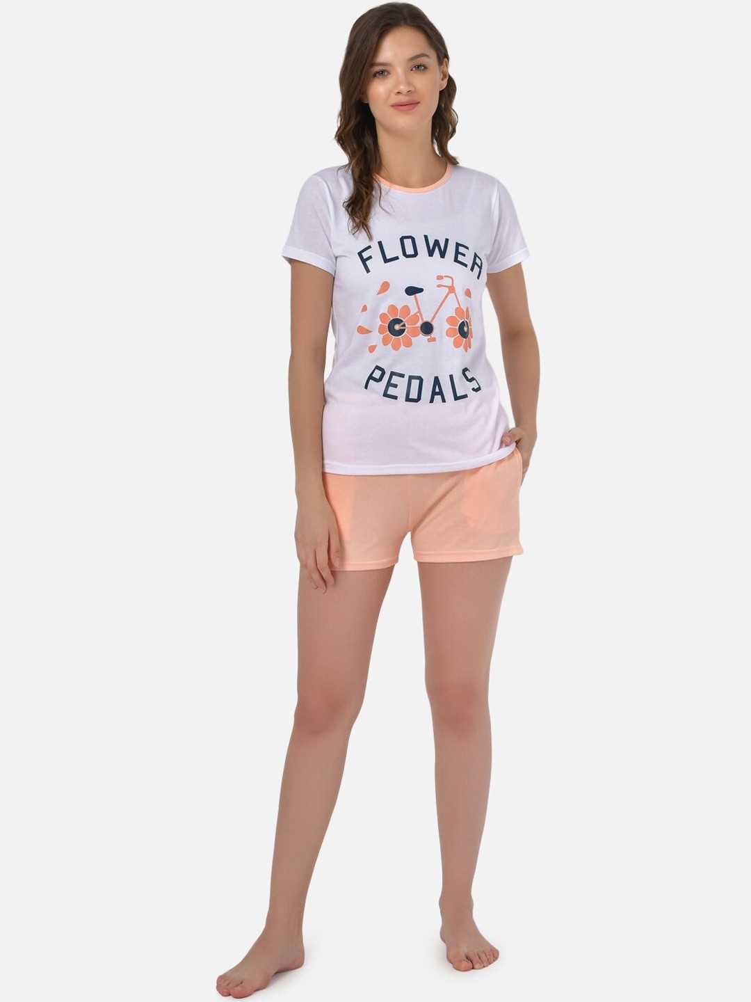 

Klamotten Women Peach-Coloured & White Printed Night suit