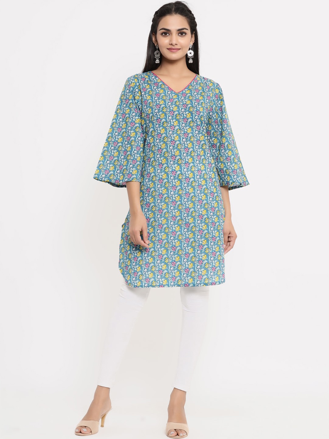 

Sangria Women Teal Floral Printed Flared Sleeves Kurta