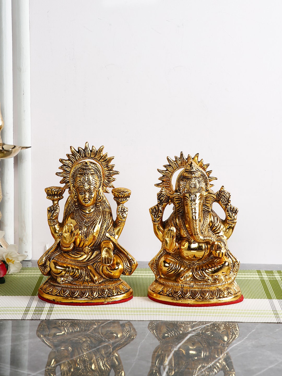 

CraftVatika Set Of 2 Gold-Toned Laxmi Ganesh Idol Showpiece