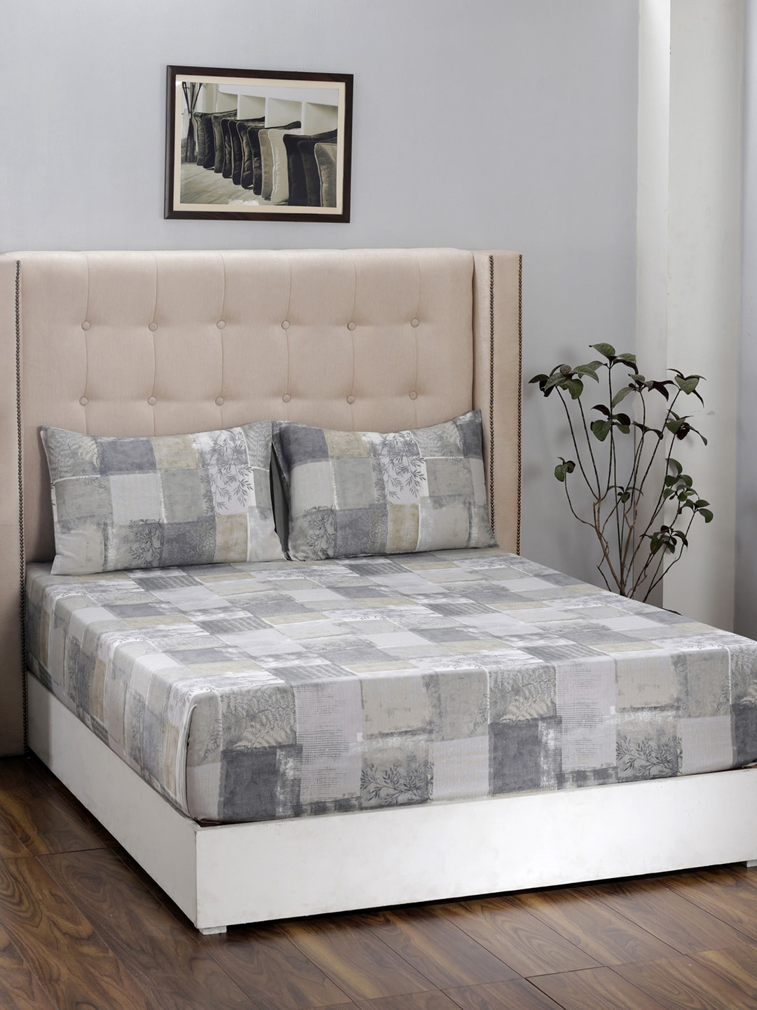 

MASPAR Grey & White Floral 210 TC Cotton 1 Queen Bedsheet with 2 Pillow Covers